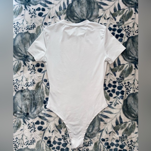 Lightweight Crew Neck T-Shirt Bodysuit in White - size XS - Picture 7 of 12